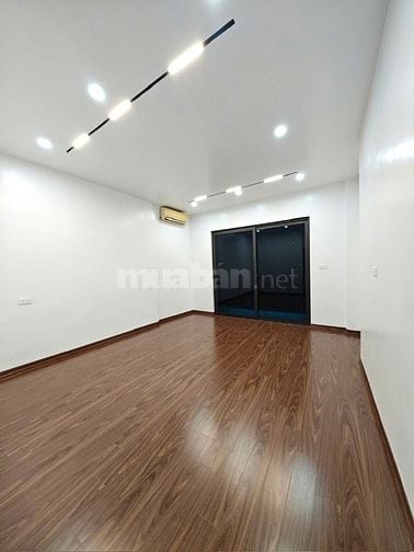 Bán nhà phố Trần Khát Chân 5 tầng thang máy, Dt 50m2, mt 5m, ở ngay.