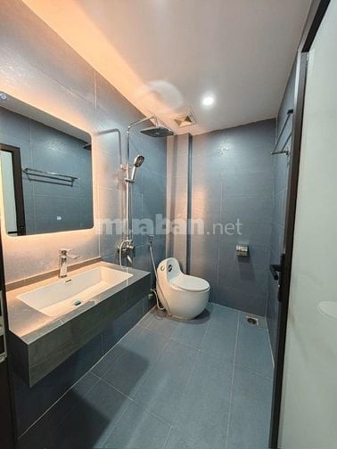 Bán nhà phố Trần Khát Chân 5 tầng thang máy, Dt 50m2, mt 5m, ở ngay.