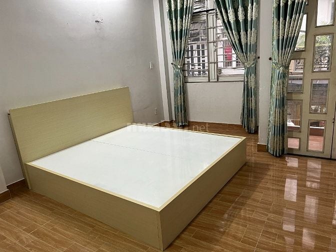 Chính chủ cần bán gấp nhà đẹp ngang 8m Khu vip Bình Tân HXH 