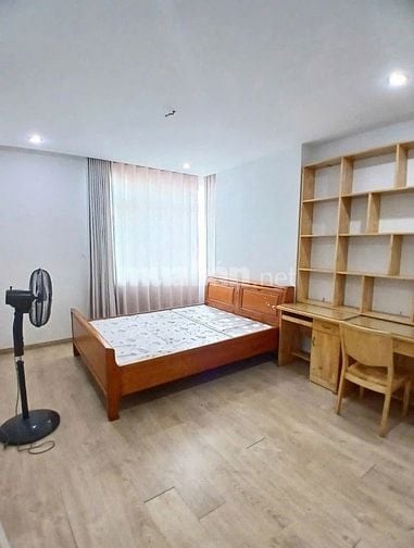Chung cư 10A Trần Nhật Duật, Tân Định,Q1: 70m2, 2p ngủ, 12tr/th