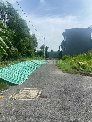 Bán đất 8x10 hẻm xe hơi Lê Văn Lương giá 3 tỷ 250 triệu 