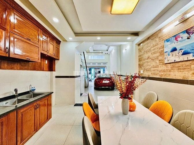 ‼️ Chủ Nhà Cần Bán Gấp Trước Tháng Này – Nhà Q.10, 3PN, Hẻm Xe Hơi, Gi