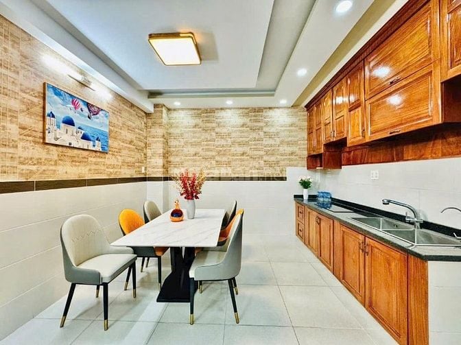 ‼️ Chủ Nhà Cần Bán Gấp Trước Tháng Này – Nhà Q.10, 3PN, Hẻm Xe Hơi, Gi