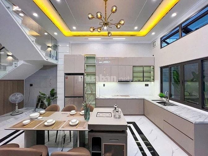 Nhà 3 tầng Hoàng Hoa Thám, Quận Bình Thạnh /63m2 / 2 tỷ 900 triệu /SHR