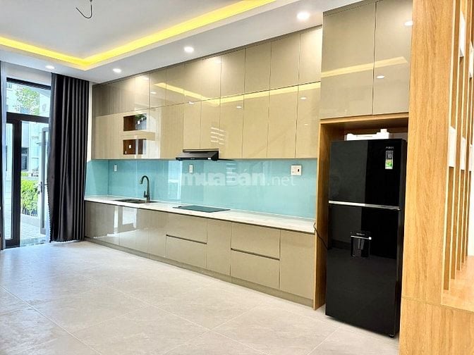 Cho thuê nhà 1 trệt 2 lầu full nội thất ngay Trung Tâm Thành Phố Tân A