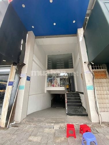 🏢 CHO THUÊ NHÀ MẶT TIỀN 202 TRẦN HƯNG ĐẠO, Q1 – HẦM THANG MÁY, NỞ HẬU