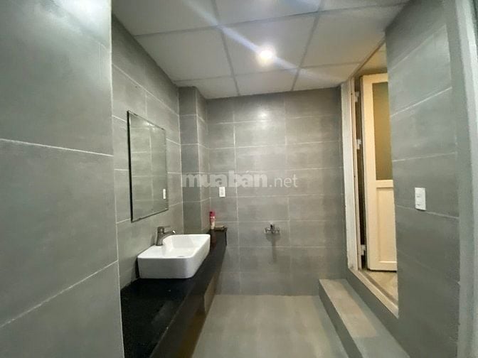 🏢 CHO THUÊ NHÀ MẶT TIỀN 202 TRẦN HƯNG ĐẠO, Q1 – HẦM THANG MÁY, NỞ HẬU