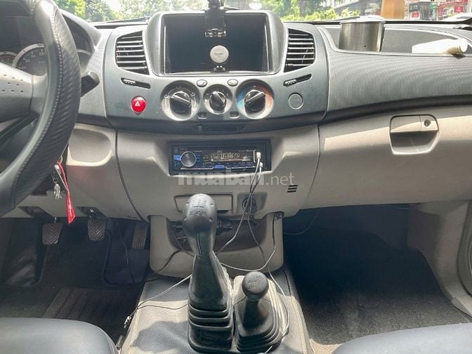 Mitsubishi Triton GL 2015 MT 4x4 Gasoline 2500cc - Chính chủ
