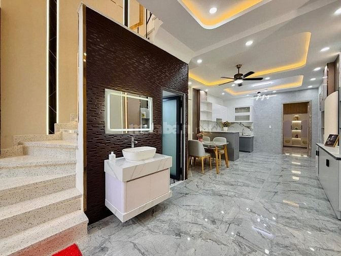 CHỦ ĐỊNH CƯ NƯỚC NGOÀI CẦN BÁN GẤP NHÀ TRẦN HỮU TRANG P.10 Q.10 2 TỶ 5