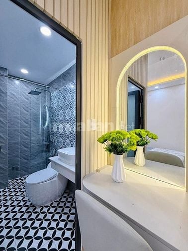 CHỦ ĐỊNH CƯ NƯỚC NGOÀI CẦN BÁN GẤP NHÀ TRẦN HỮU TRANG P.10 Q.10 2 TỶ 5