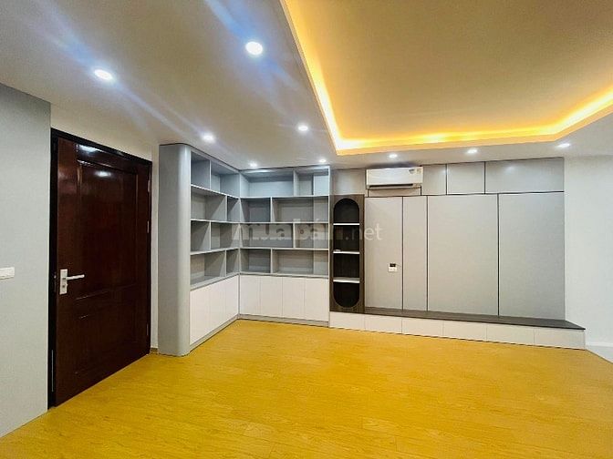 Nhà phân lô mới kính cong,khu Lê trọng tấn,phân khúc hiếm giá hợp lý
