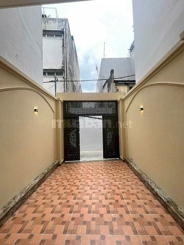 Bán nhà HXH Kiamoning Võ Văn Kiệt, P. Cầu Ông Lãnh, Quận 1. 92m2 Đất