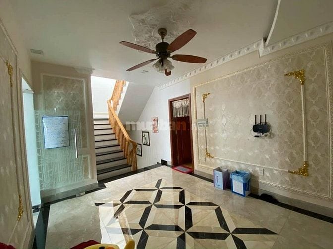 NHÀ MỚI XÂY KHU AO SEN ĐỐI DIỆN CÔNG VIÊN 5X20M 3.5 TẤM GIÁ 14 TỶ