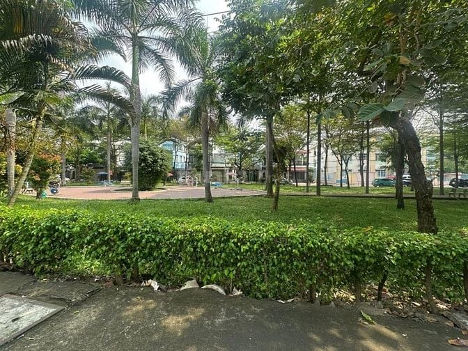 Duy nhất lô đất đs 12 khu tên lữa đối diện công viên 4x20m giá 6 tỷ 