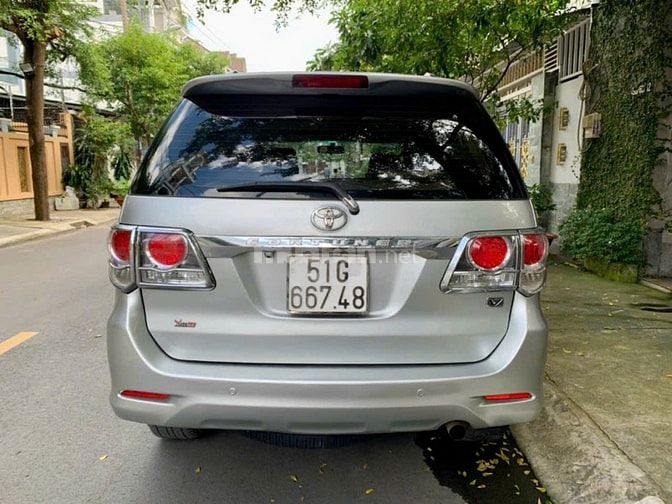 Bán xe đang sử dụng hiệu Toyota Fortuner bản V