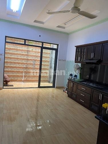 cho thuê nhà 3 lầu đường số 14m phường tân Quy Quận 7. 