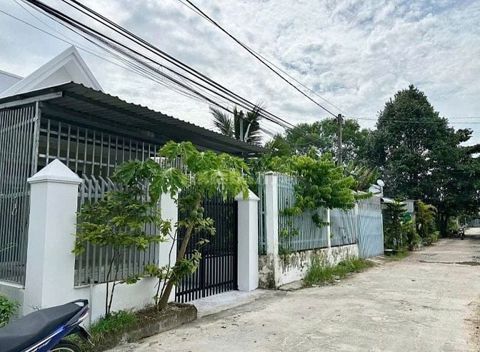 Chấn Động Địa Cầu Căn Nhà Tân Thới Nhì, Hóc Môn - Giá 830 Triệu. SHR