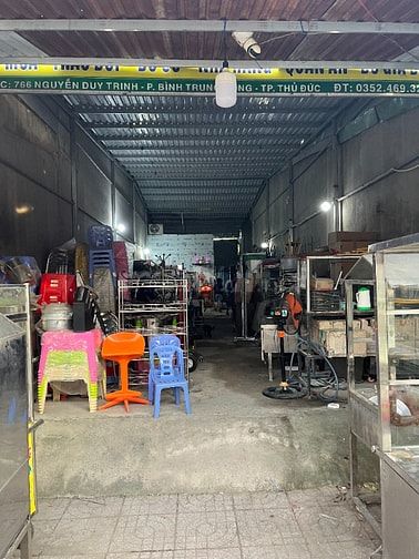 Cho thuê nhà mặt đường 20m , có vỉa hè 