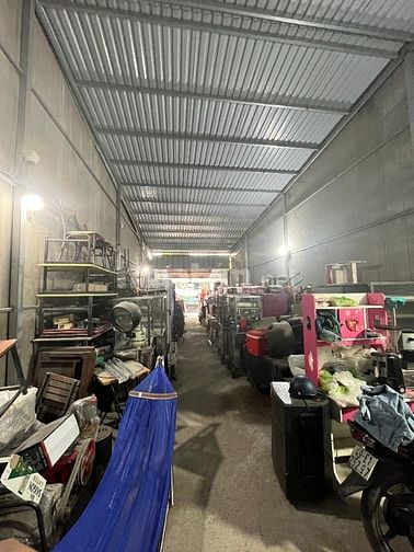 Cho thuê nhà mặt đường 20m , có vỉa hè 