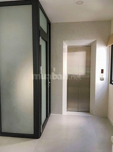 Nhà đẹp Lê Thị Riêng, Quận 1 – gần Nguyễn Trãi – có thang máy