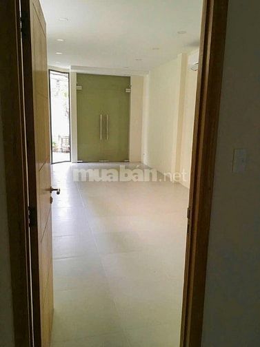 Nhà đẹp Lê Thị Riêng, Quận 1 – gần Nguyễn Trãi – có thang máy