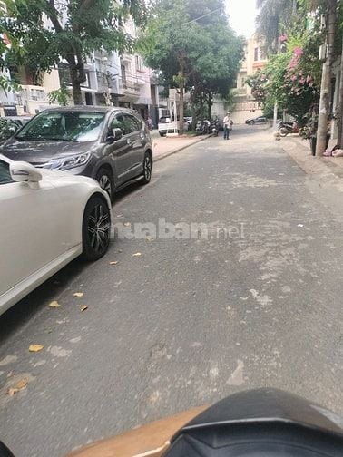 Bán nhà trong khu công viên x35 Nguyễn Minh hoàng 5x17m 2 lầu st