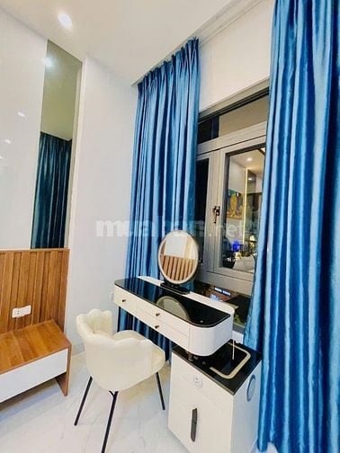 Chính chủ bán nhà 4 tầng gần Bàu cát, 60m2, 5pn, 5wc, giá 5.95 tỷ