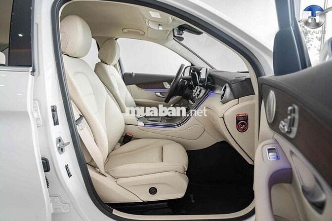 Mercedes Benz GLC 2022 200 4Matic - 46000 km