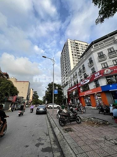 NHÀ NGUYỄN SƠN - PHÂN LÔ - DÂN XÂY - HƠN 7 TỶ XÍU - 4 PHÒNG NGỦ