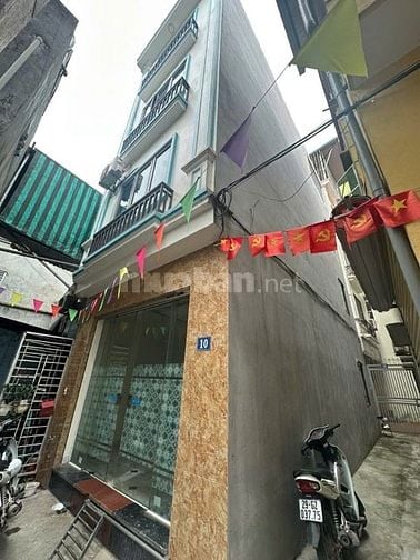 Cho thuê nhà 4 tầng, 4 ngủ,4WC, nhà mới đẹp,ngõ 245 Di Trạch,Hoài Đức