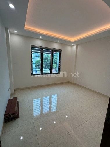 Cho thuê nhà 4 tầng, 4 ngủ,4WC, nhà mới đẹp,ngõ 245 Di Trạch,Hoài Đức