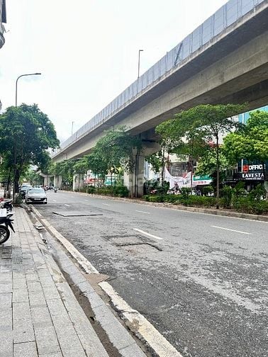 🏠 CHO THUÊ NHÀ MẶT PHỐ YÊN LÃNG – 7 TẦNG, CÓ THANG MÁY – DIỆN TÍCH 56