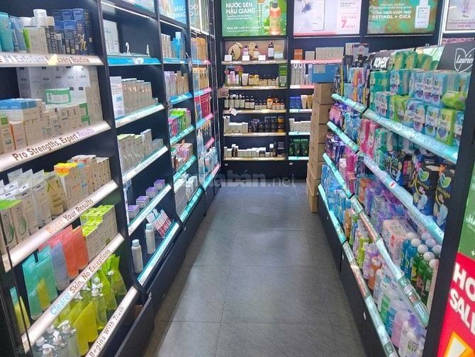Tuyển Dụng Nhân Viên Trung Tâm Thương Mại 