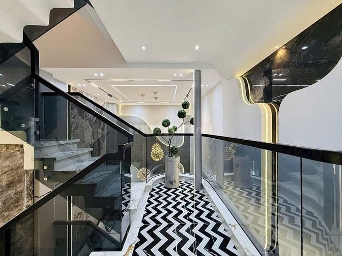 Bán nhà 42m2 Sư Vạn Hạnh giá 1 tỷ 950. Gần BV 115 xây 1 trệt 4 lầu