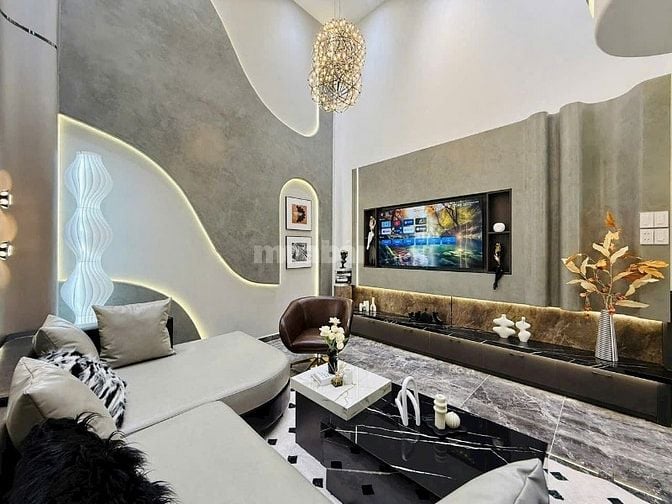 Bán nhà 42m2 Sư Vạn Hạnh giá 1 tỷ 950. Gần BV 115 xây 1 trệt 4 lầu