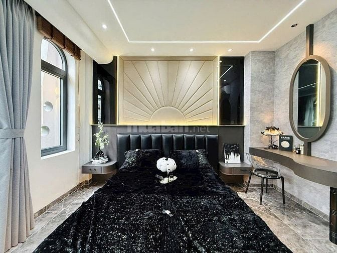 Bán nhà 42m2 Sư Vạn Hạnh giá 1 tỷ 950. Gần BV 115 xây 1 trệt 4 lầu