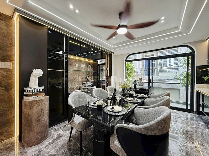 Bán nhà 42m2 Sư Vạn Hạnh giá 1 tỷ 950. Gần BV 115 xây 1 trệt 4 lầu