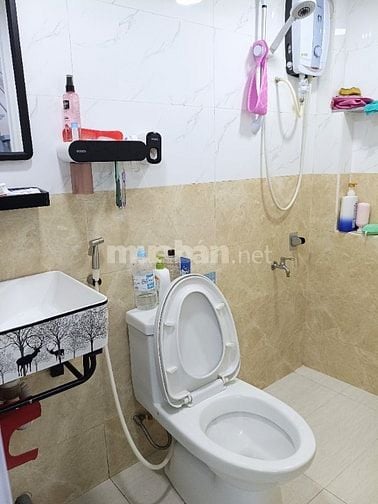 Nhà hẻm - gần trường - gần chợ