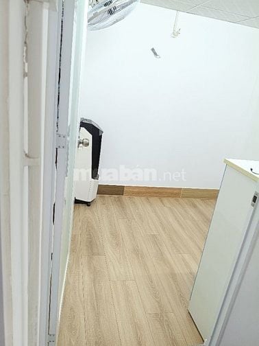 Nhà hẻm - gần trường - gần chợ