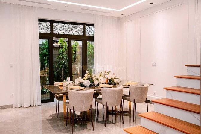 RẺ ĐẸP, BÁN MẶT PHỐ 312 LẠC LONG QUÂN  TÂY HỒ: 142m2, Mặt tiền 8m, 7T 