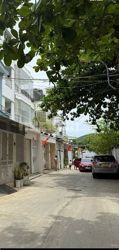 Bán nhà-75m2-3PN-ôtô đâụ cửa-bãi tắm 200m-Vĩnh hoà-Nha Trang-chỉ 4t880