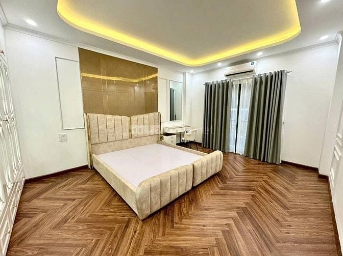 Nhà Đẹp Thang Máy, Ô Tô Đỗ Cửa, Võ Thị Sáu, 40m, 7 tầng, mt4m, 17.8 tỷ