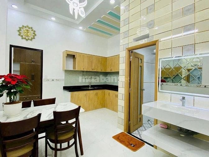 Cần vốn bán nhanh chỉ 2tỷ980tr nhà Hoàng Văn Thụ P4 Tân Bình 32,4m2
