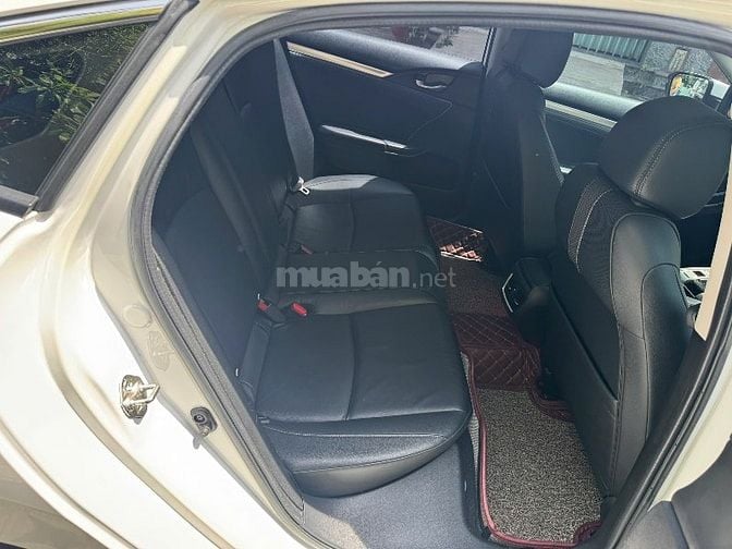 Honda Civic 1.8G Đời 2020 Màu Trắng xe cực đẹp 