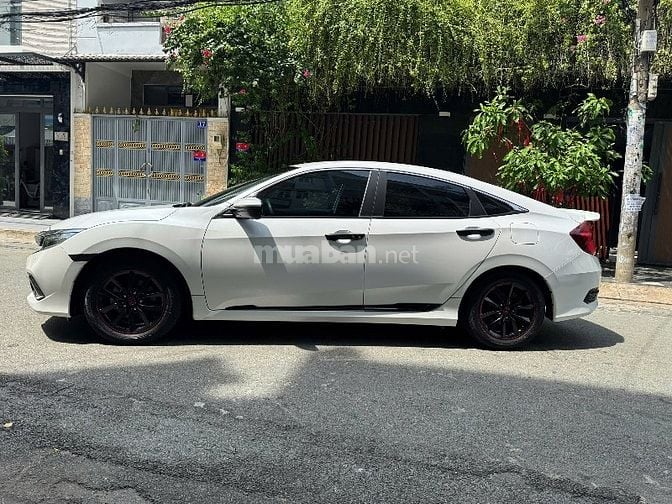 Honda Civic 1.8G Đời 2020 Màu Trắng xe cực đẹp 