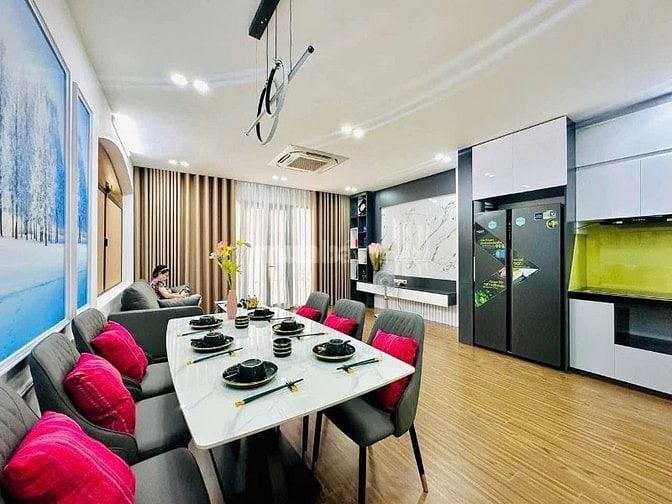 Nhà Đẹp Ô TÔ Trong Nhà Vương Thừa Vũ, 47/50m, 7 tầng, mt 5.1m, 21.5 tỷ