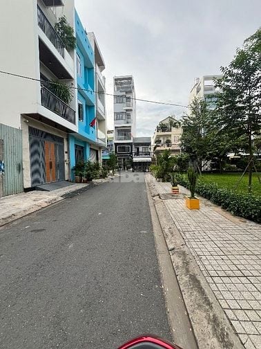 Bán cặp nhà KDC Bông Sao P5Q8. DT 8x16m 1 trệt 3 lầu