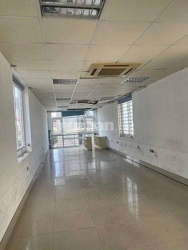 [Vị trí đẹp giá hợp lý] Cho thuê toà nhà 8 tầng mặt phố Trần Quốc Toản