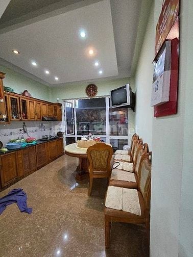 Nhỉnh 8 tỷ, sở hữu ngay căn nhà 3 tầng, trung tâm HK, Kiến trúc Pháp.