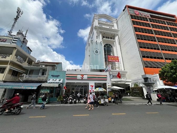 Khuôn đất Khan Hiếm MT Quận 1, 11x30m , 330m , 3 lầu, 185 tỷ 